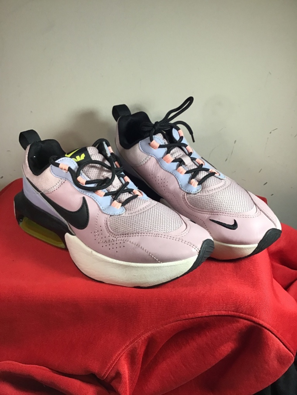 🤡Nike’s women’s size 7.5  great cond. normal wear, clean, see photos 🔥🔥